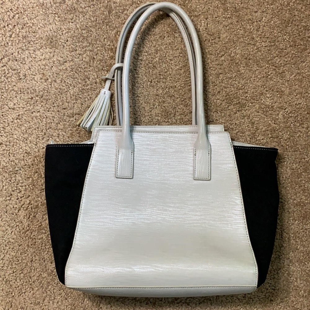 Nine West purse like new! No signs of wear at all - Picture 3 of 12